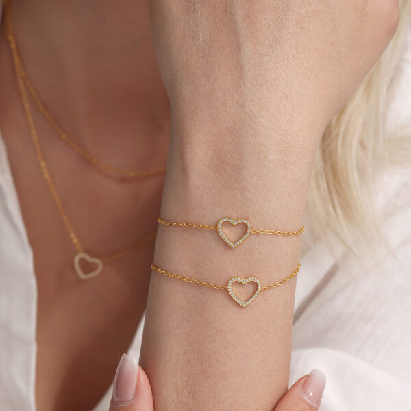 Stainless Steel Fully Jeweled Loving Heart Zircon Non-fading Texture Bracelet For Women - Image 4